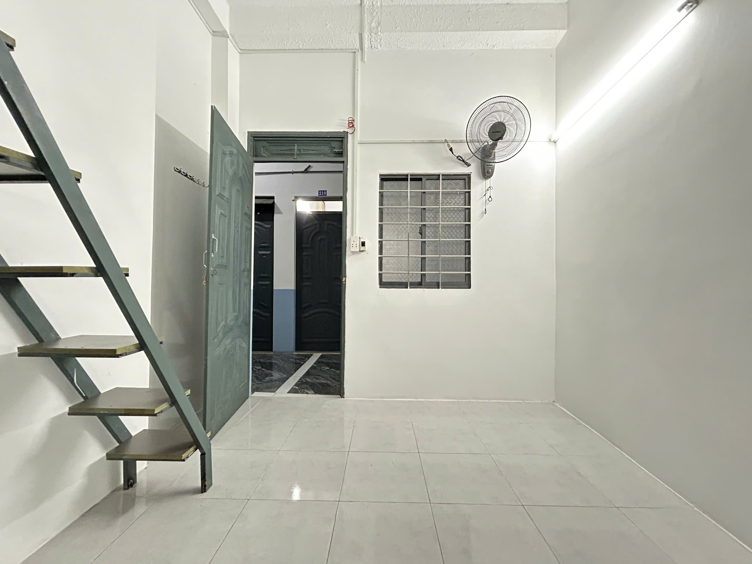 Phòng 209 — 627 Nguyễn Văn Quá - ảnh 2